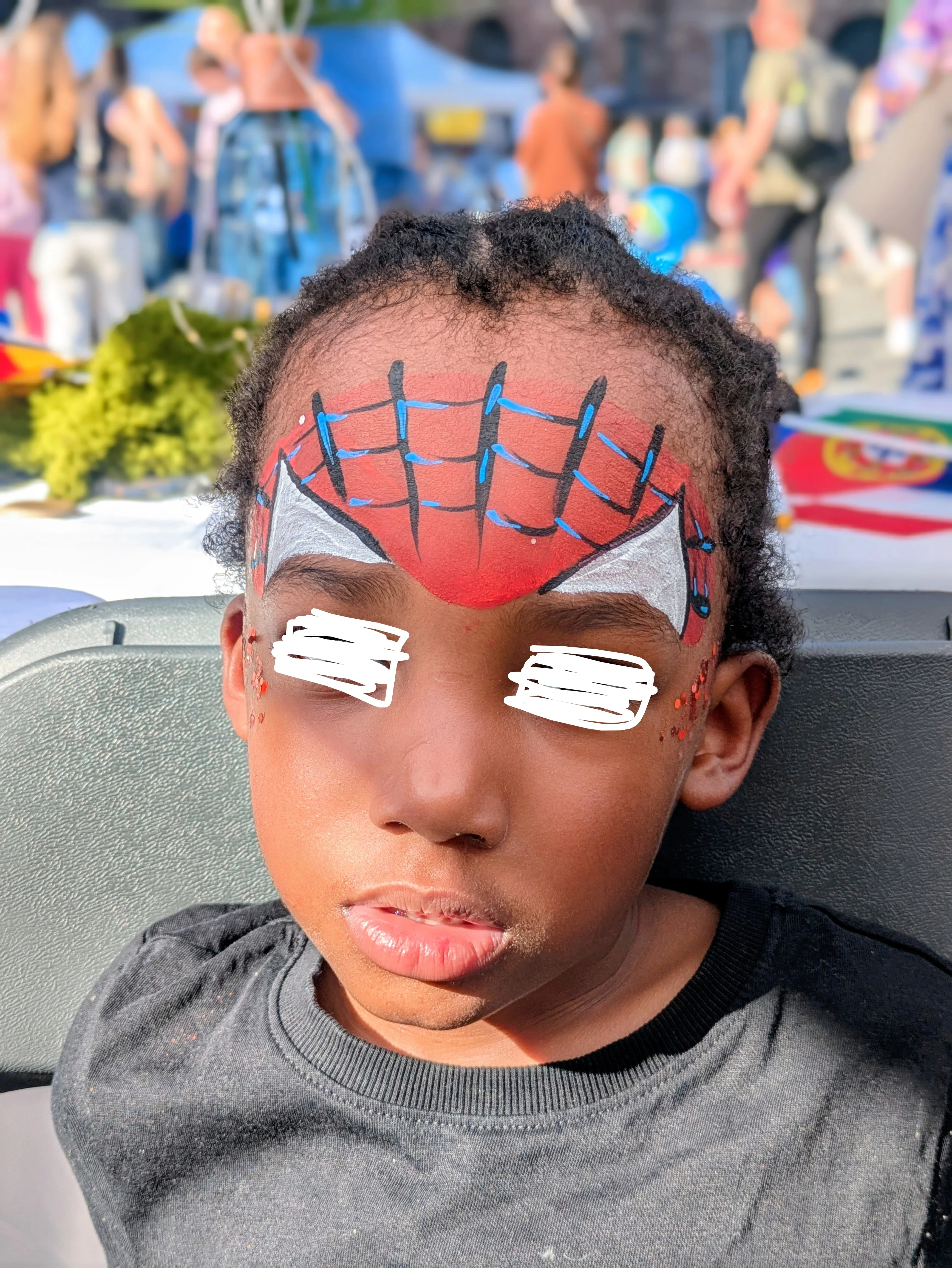 Maquillage artistique de super-héros inspiré de Spider-Man